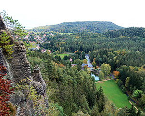 Blick vom Nonnenfelsen auf den Gondelteich Jonsdorf