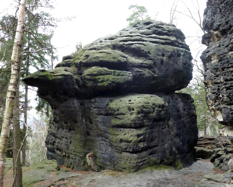 Der Raeuberhoehlenturm Ein Einzelgipfel Am Kleinhennersdorfer Stein 20180826 2088977342