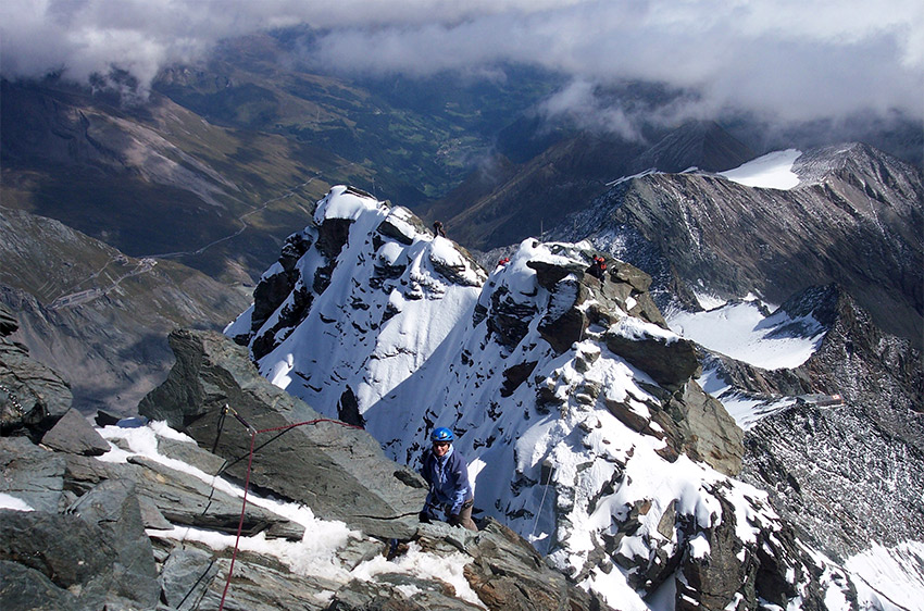 55   Blick Vom Grossglockner Auf Den Gipfelgrat Des Kleinglockners 20200507 1889115191