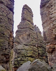 Klettergipfel Schiefer Turm, Blick in die Ostkante VI (VIIa)
