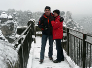 Auch das ist Wintersport: wandern im Elbsandsteingebirge, hier an der Bastei
