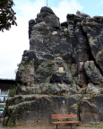 Nonnenfelsen neben der Gaststätte Nonnenfelsen, Blick in den Alten Weg
