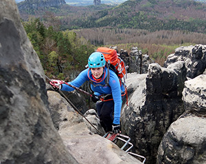 Almuth Bergmann im Ausstieg der  Häntzschelstiege